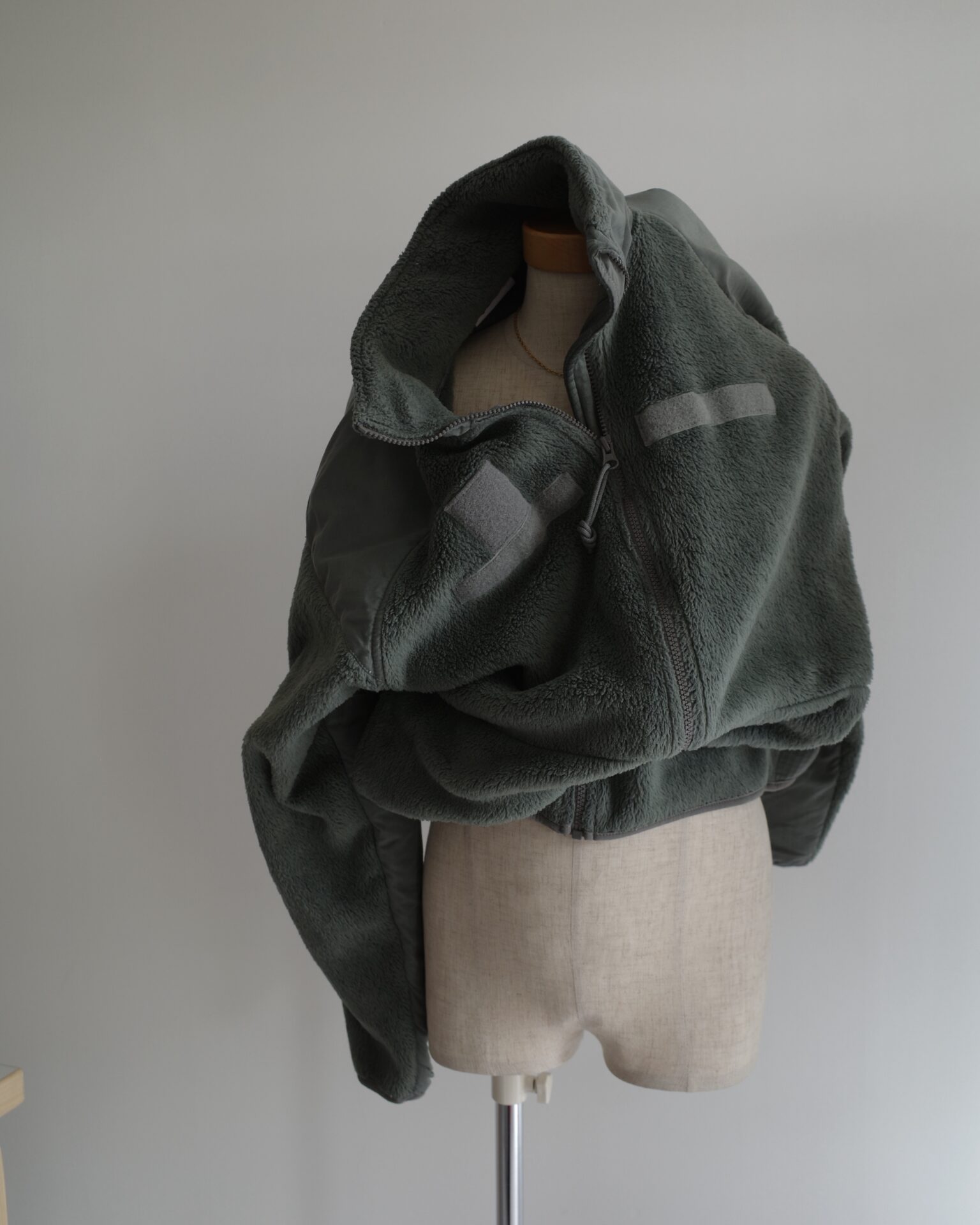 冬の相棒、アメリカ軍GEN3フリースの魅力